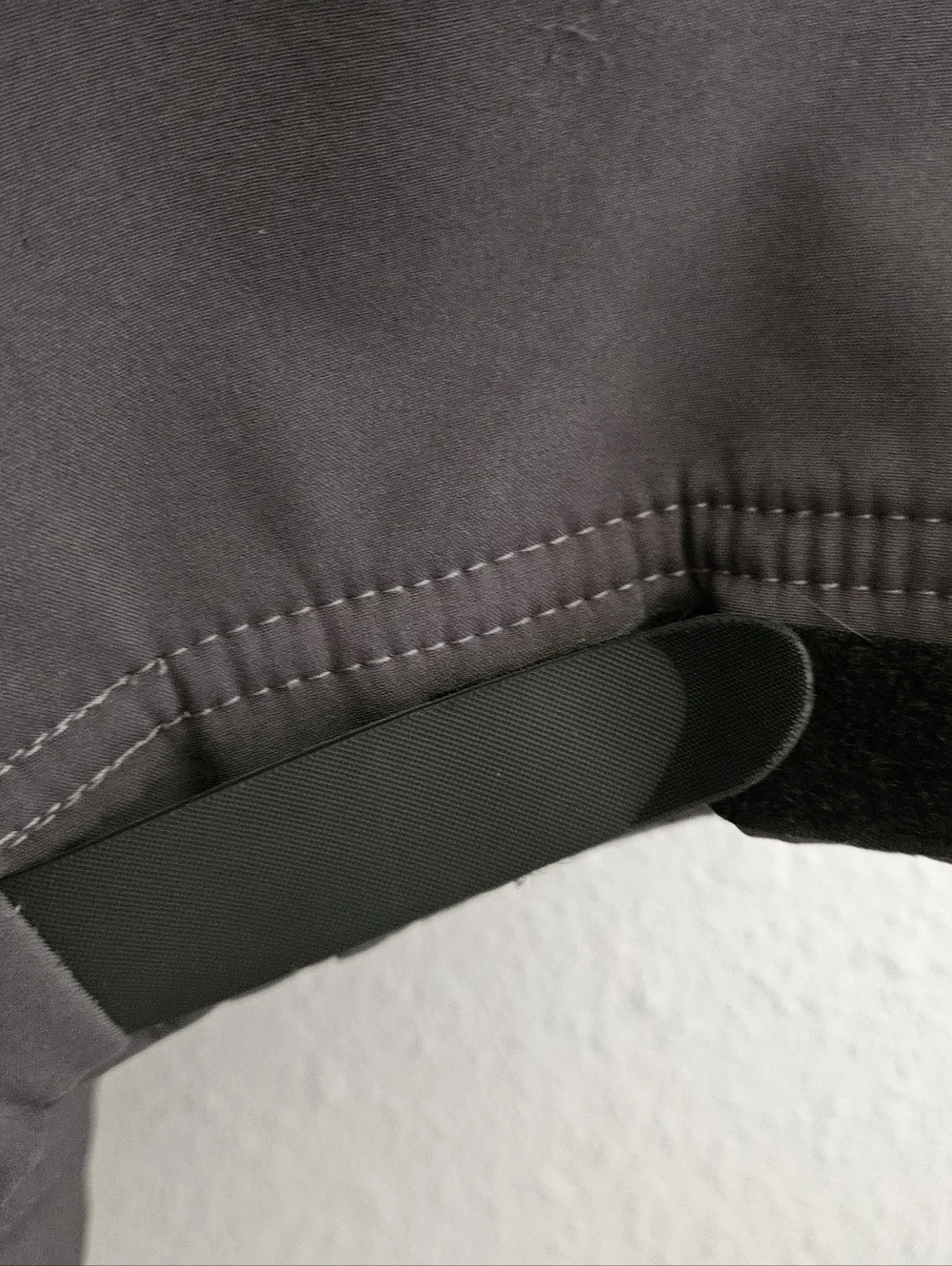 Amazon Essentials Men's 4XLT Water Resistant Softshell Jacket, Dark Gray